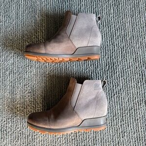 Sorel Evie Wedge 8 taupe great condition!!